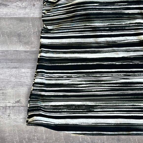 Lands End High Neck Modest Tankini Swim Top Womens 4 Black White Soft Cup Bra - Picture 2 of 8